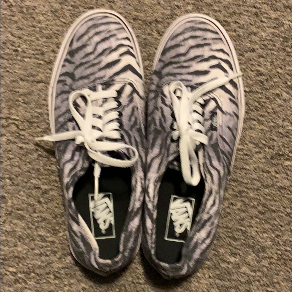 Vans - Picture 3 of 4